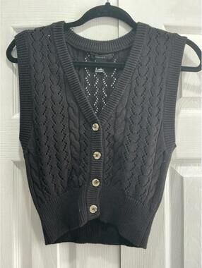 Forever 21 button sweater vest top
